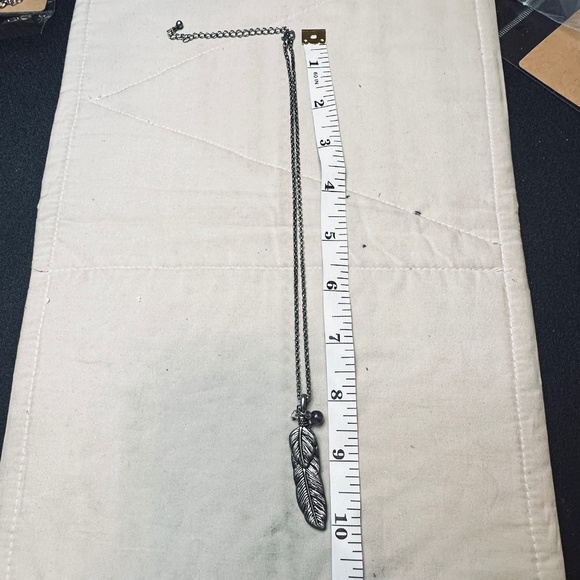 Silver Tone Double Feather Pendant w/Beads, Clear Quartz, Fluorite & Glass EUC - Picture 7 of 15